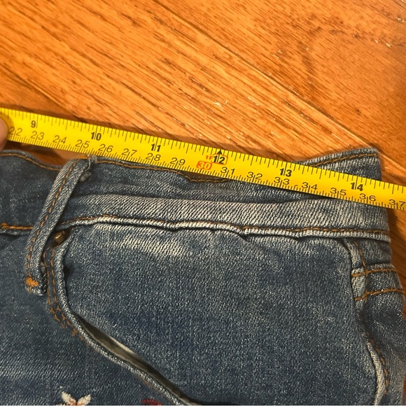 Sundance DRIFTWOOD Floral Embroidered Jeans - size 27 - Picture 9 of 10